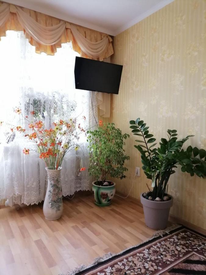 Апартаменти В Центрі Міста Kamianets-Podilskyi Exterior photo